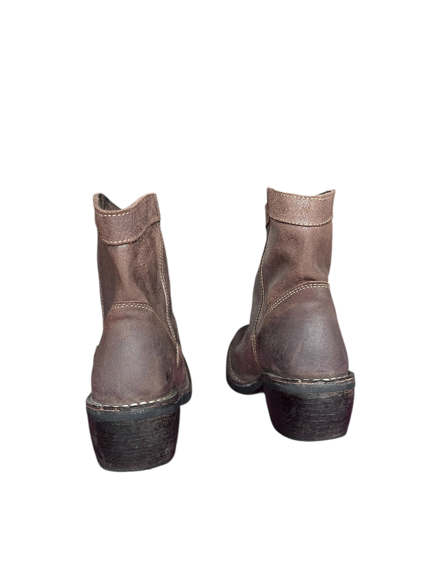 LOW ANKLE BOOTS